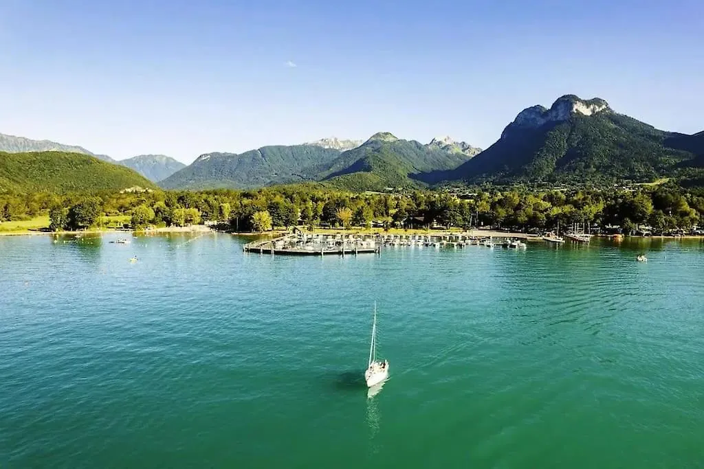 Chalet Au Bord Du Lac D'Annecy Doussard 0*,